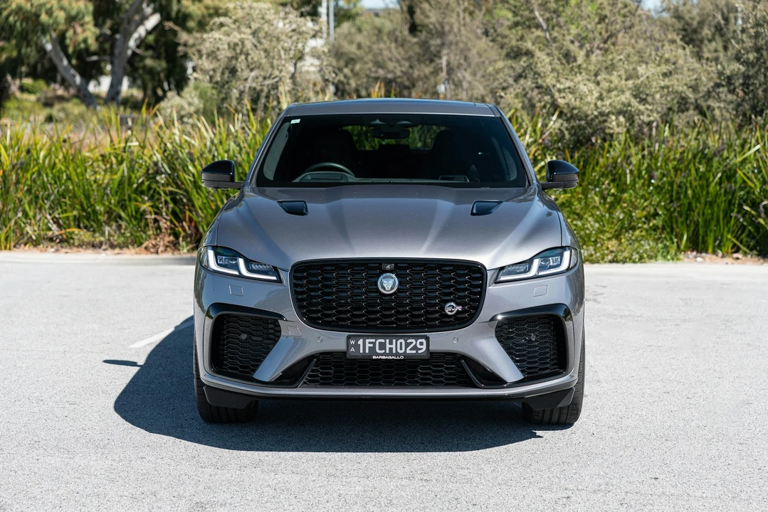 2024 Jaguar F-Pace SVR - Image 10 of 21