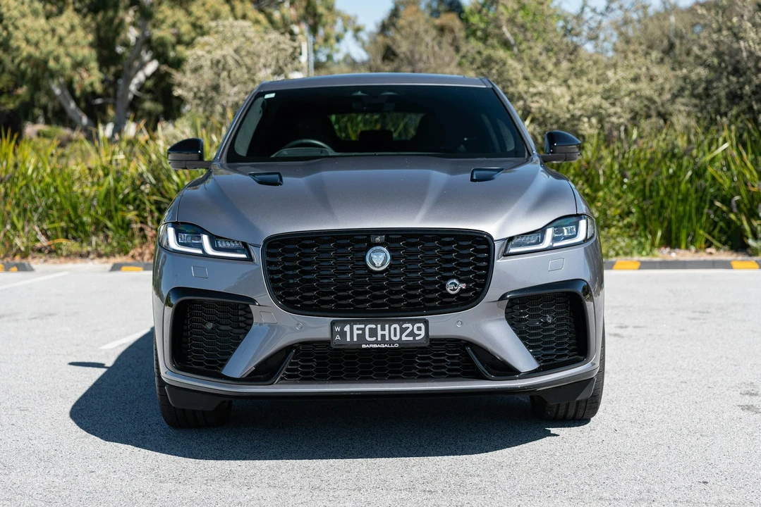 2024 Jaguar F-Pace SVR - Image 18 of 21