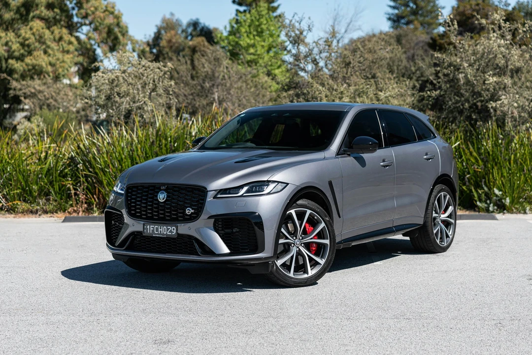 2024 Jaguar F-Pace SVR - Image 3 of 21