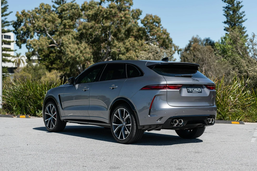 2024 Jaguar F-Pace SVR - Image 13 of 21