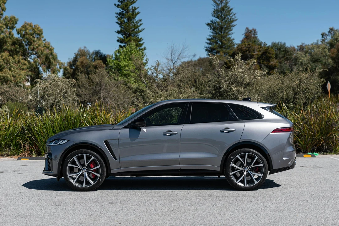 2024 Jaguar F-Pace SVR - Image 4 of 21