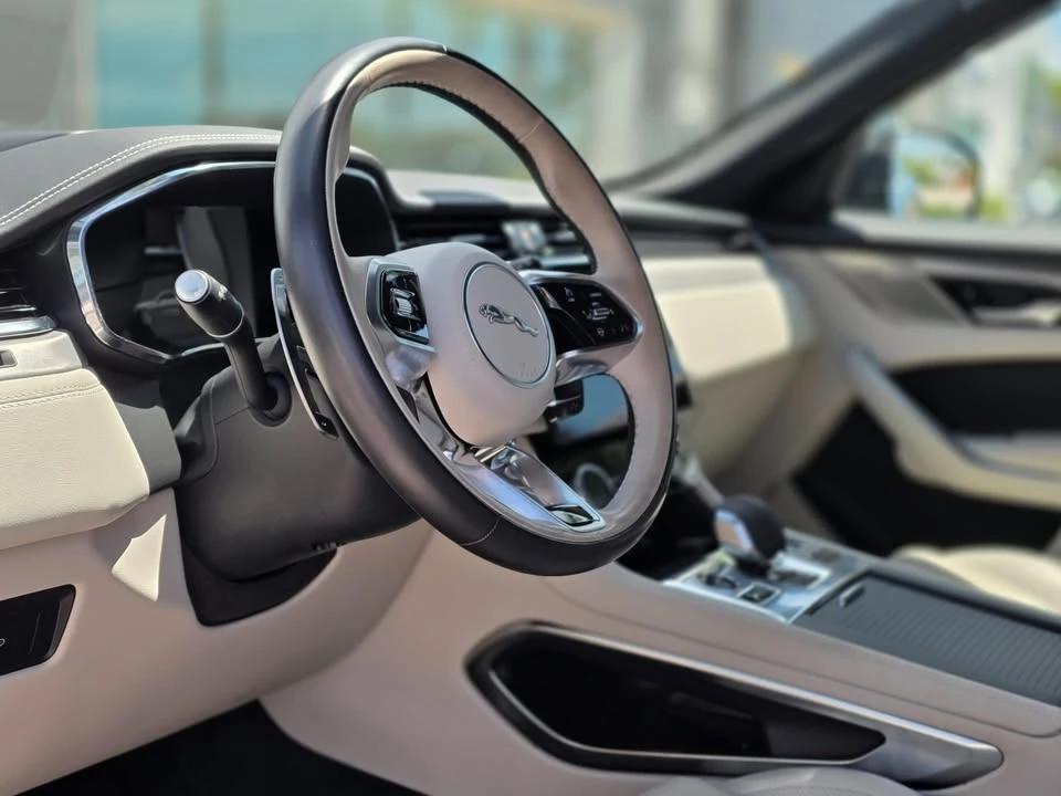 2024 Jaguar F-Pace - Image 11 of 18