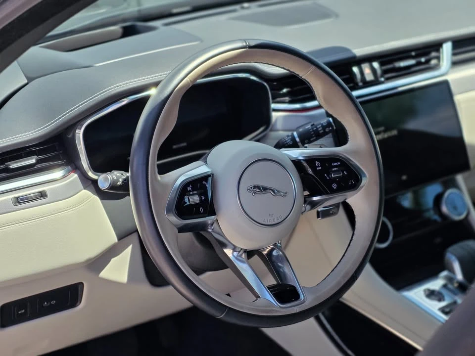 2024 Jaguar F-Pace - Image 12 of 18
