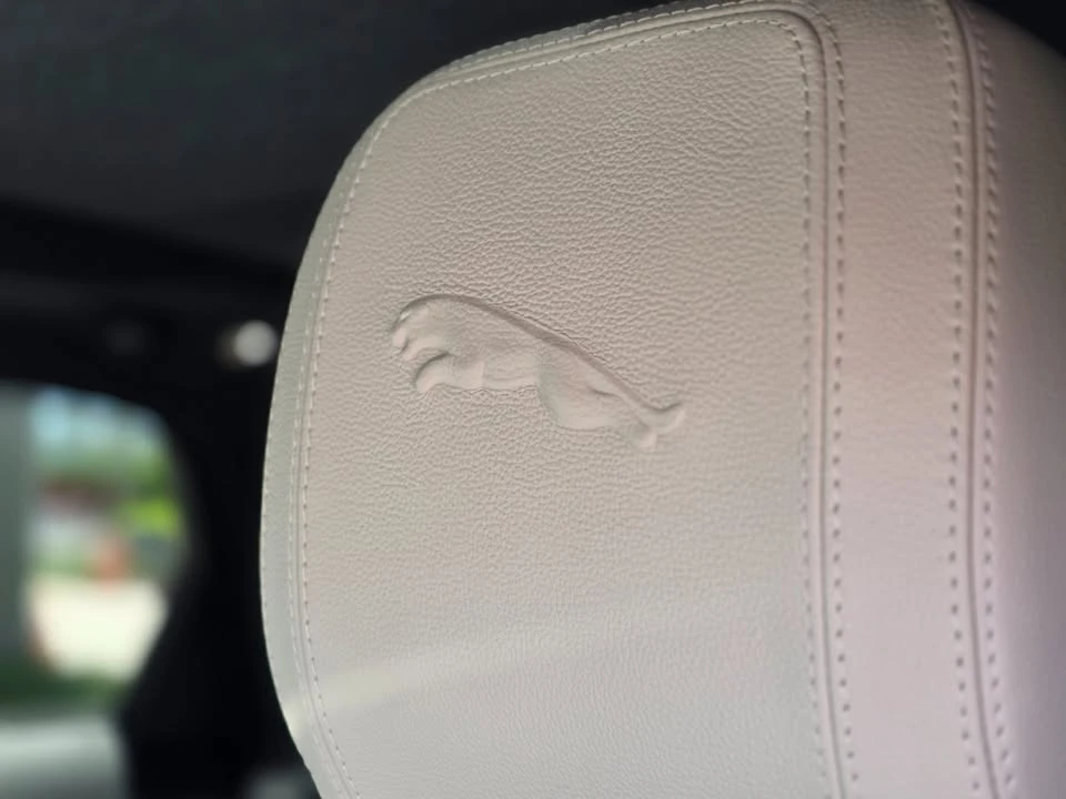 2024 Jaguar F-Pace - Image 18 of 18