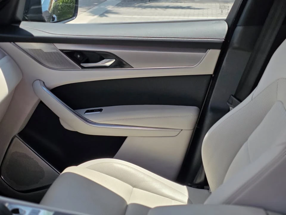 2024 Jaguar F-Pace - Image 14 of 18