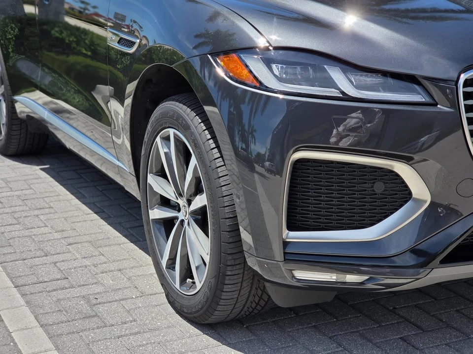 2024 Jaguar F-Pace - Image 3 of 18