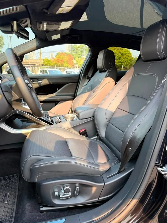 2024 Jaguar I-Pace - Image 8 of 15