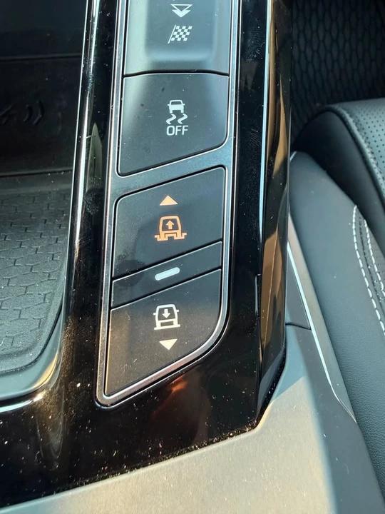 2024 Jaguar I-Pace - Image 12 of 15