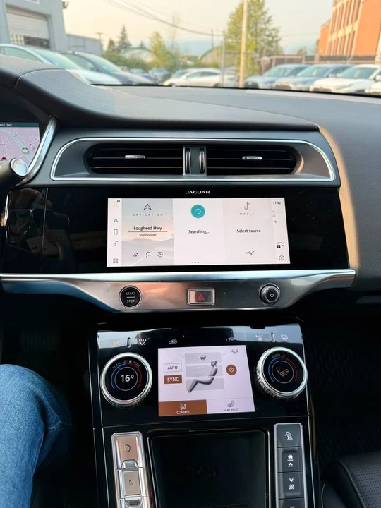 2024 Jaguar I-Pace - Image 9 of 15