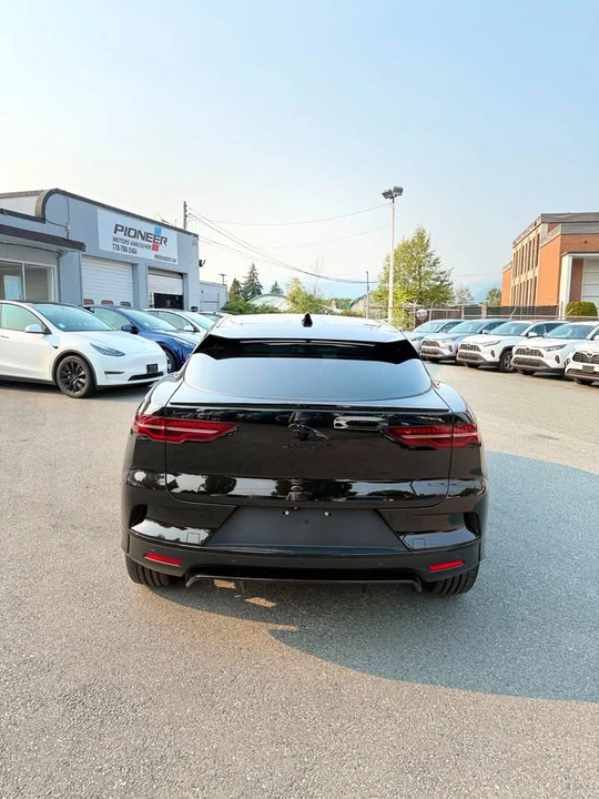 2024 Jaguar I-Pace - Image 4 of 15