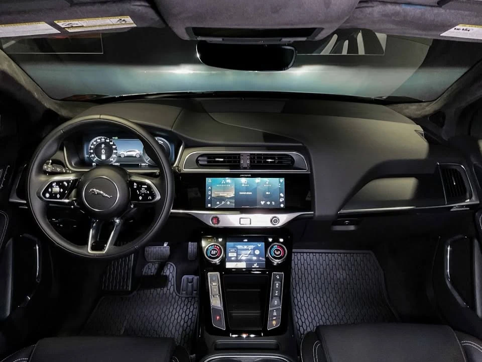 2024 Jaguar I-Pace - Image 16 of 19