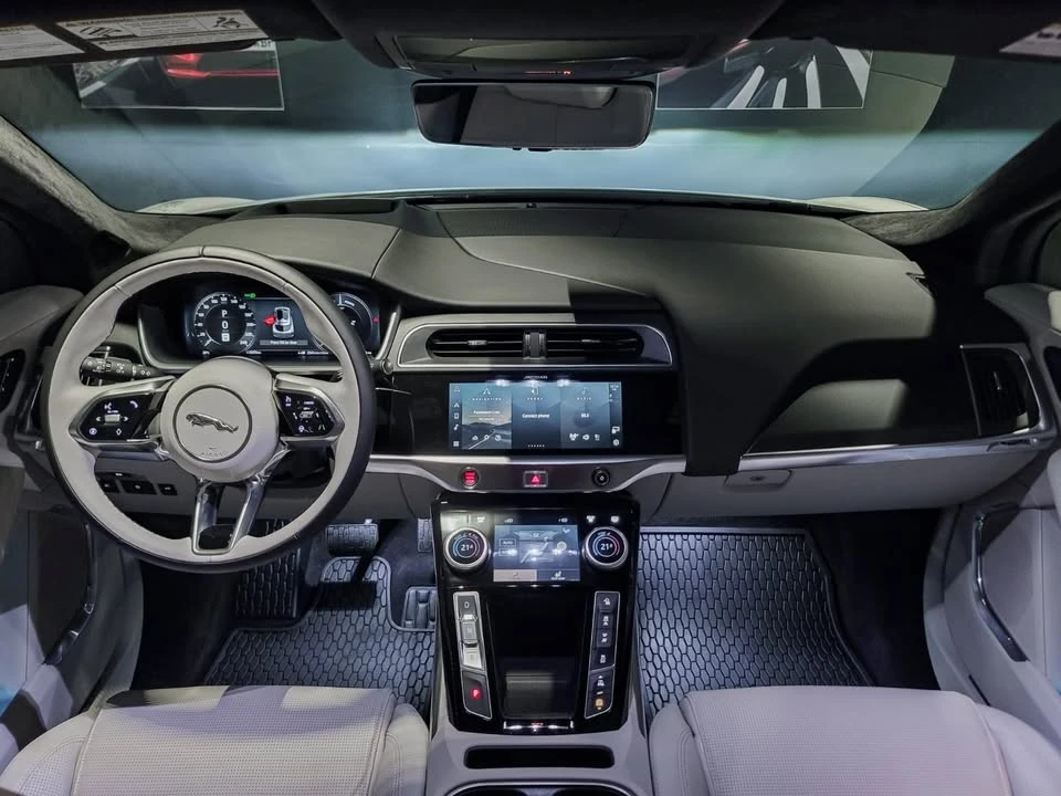 2024 Jaguar I-Pace - Image 18 of 20