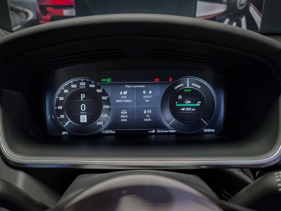 2024 Jaguar I-Pace - Image 13 of 20