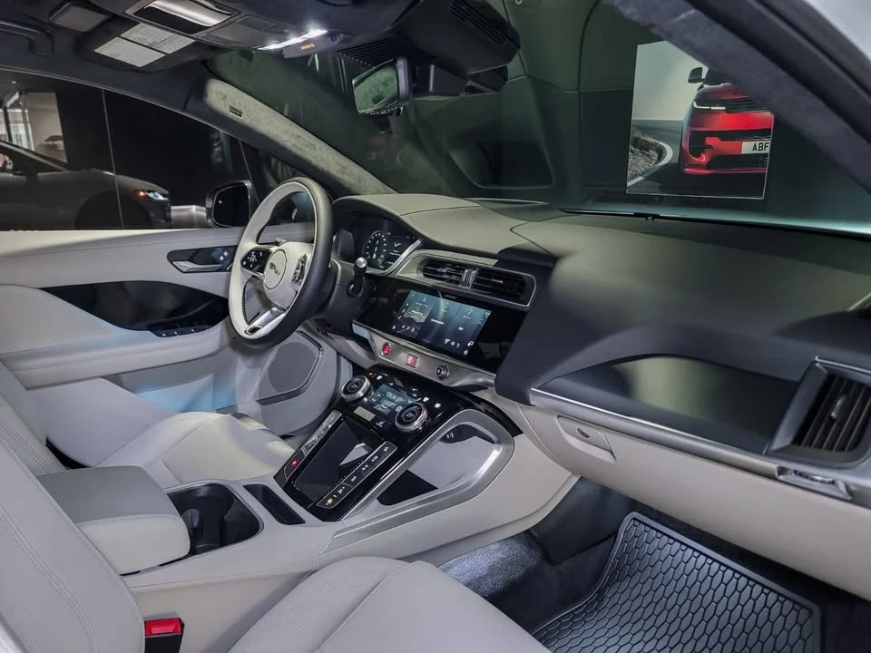 2024 Jaguar I-Pace - Image 19 of 20