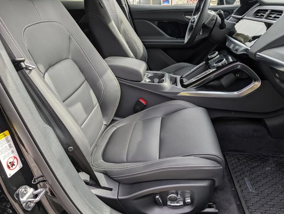 2024 Jaguar I-Pace - Image 15 of 20