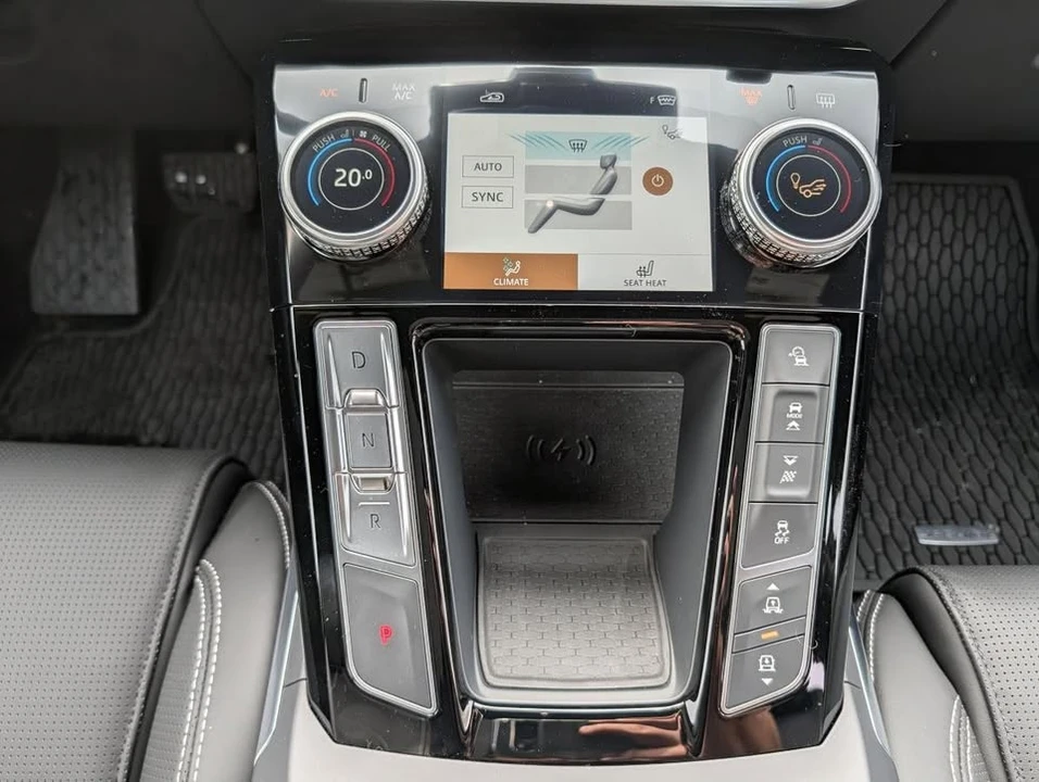 2024 Jaguar I-Pace - Image 17 of 20