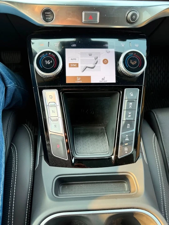 2024 Jaguar I-Pace - Image 14 of 15