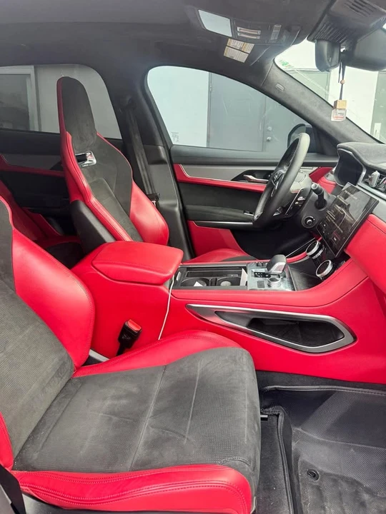 2024 Jaguar F-Pace SVR - Image 7 of 10
