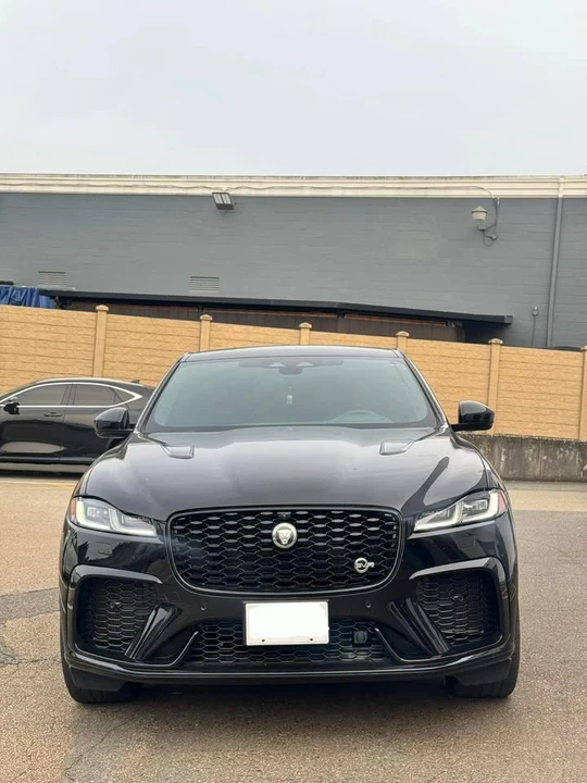 2024 Jaguar F-Pace SVR - Image 2 of 10