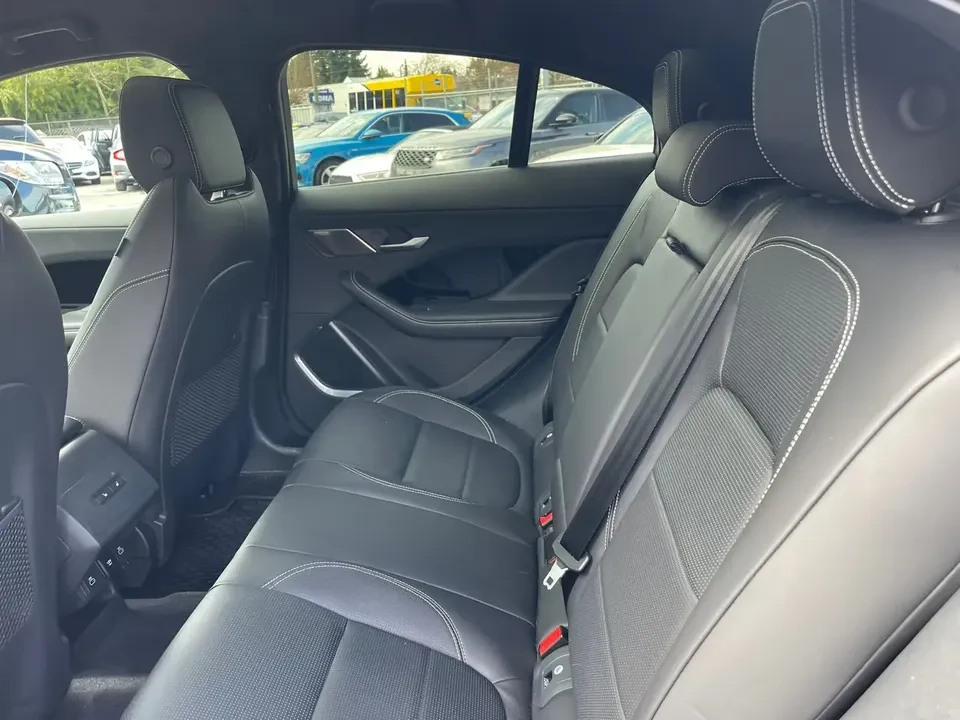 2024 Jaguar F-Pace - Image 4 of 8