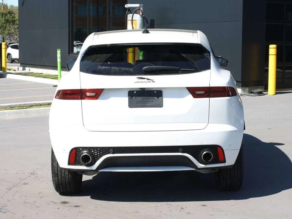 2024 Jaguar F-Pace - Image 4 of 17
