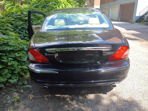 2024 Jaguar X-Type - Image 2 of 6