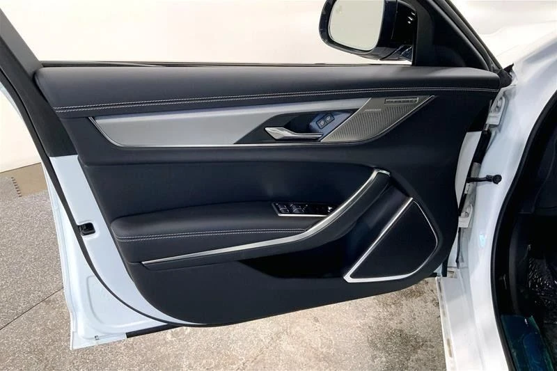 2024 Jaguar X260 XF - Image 7 of 20