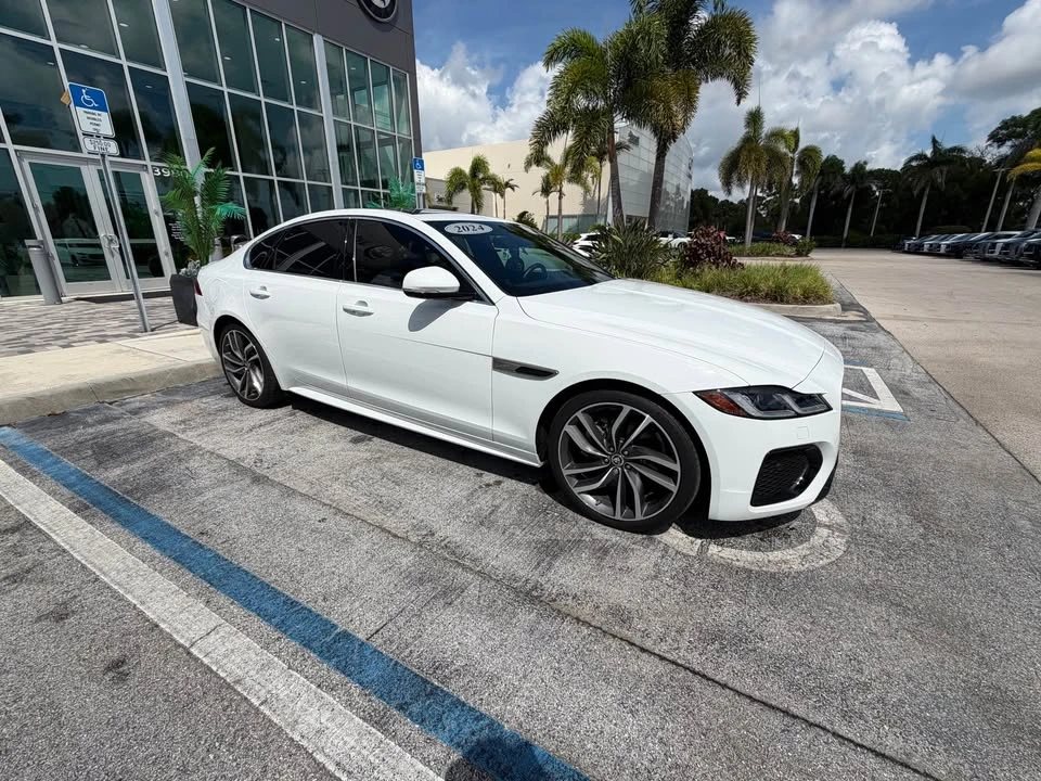 2024 Jaguar X260 XF - Image 2 of 12