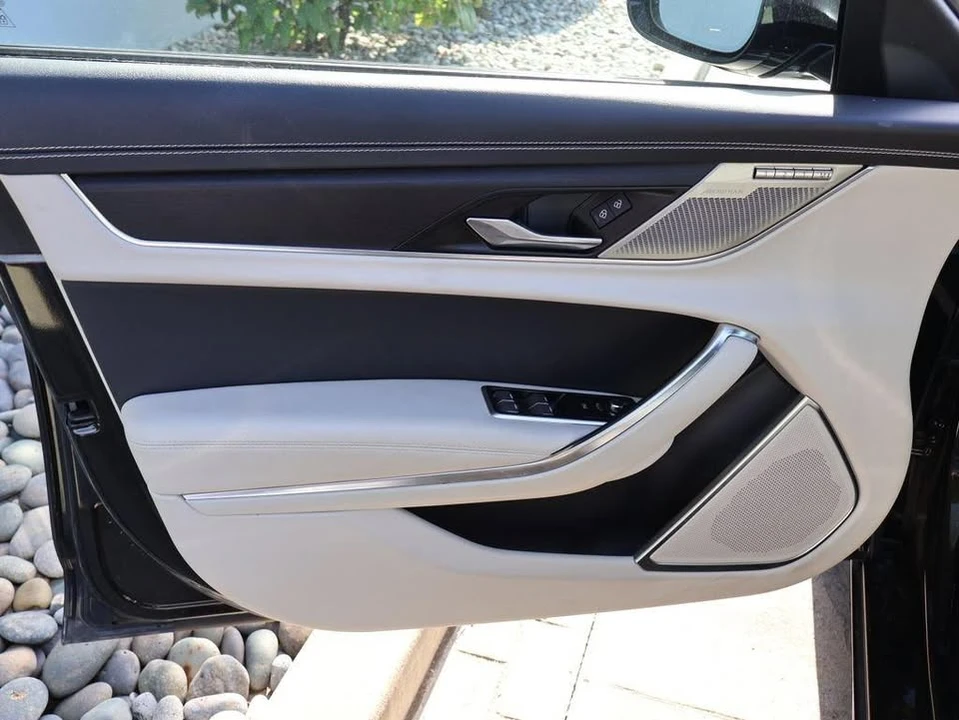 2024 Jaguar X260 XF - Image 16 of 20