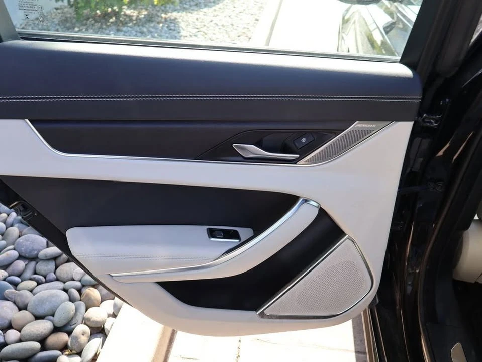 2024 Jaguar X260 XF - Image 12 of 20