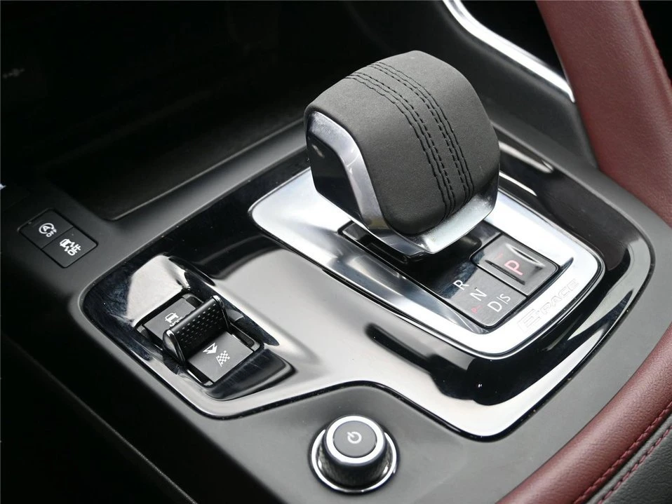 2024 Jaguar E-Pace - Image 6 of 10