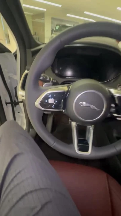 2024 Jaguar E-Pace - Image 2 of 2