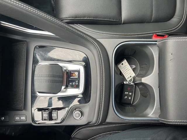 2024 Jaguar E-Pace - Image 15 of 20