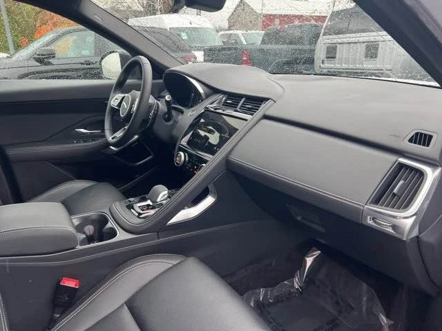 2024 Jaguar E-Pace - Image 7 of 20