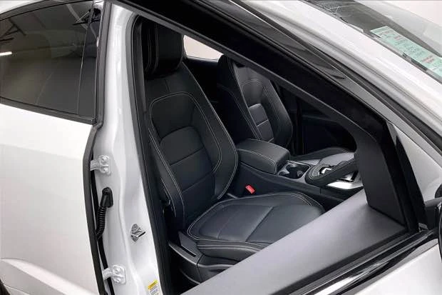 2024 Jaguar E-Pace - Image 13 of 18