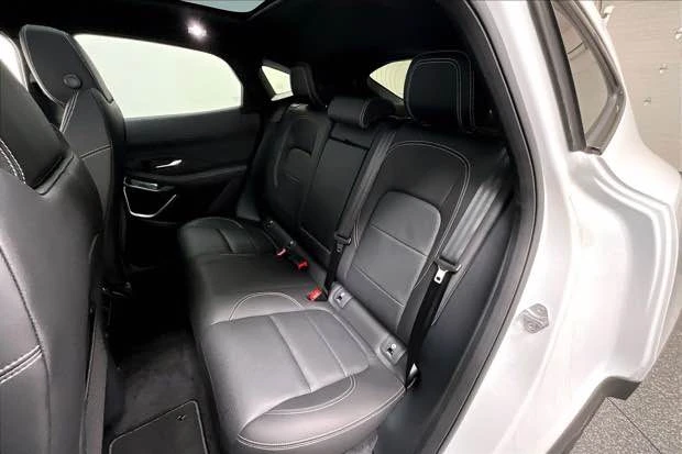 2024 Jaguar E-Pace - Image 14 of 18