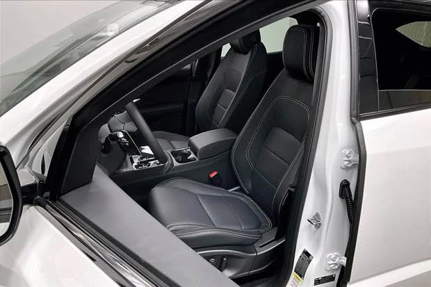 2024 Jaguar E-Pace - Image 8 of 18