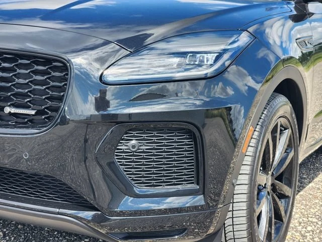 2024 Jaguar E-Pace - Image 9 of 19