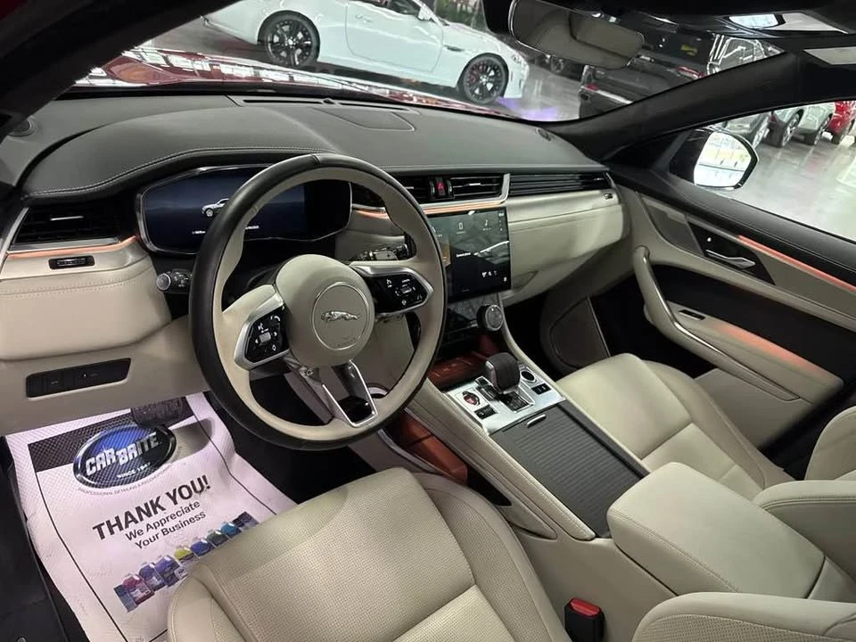 2024 Jaguar F-Pace - Image 2 of 19