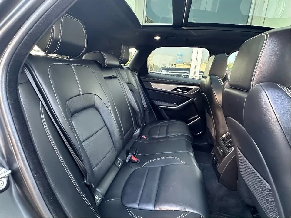 2024 Jaguar F-Pace - Image 19 of 20