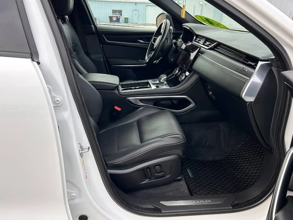 2024 Jaguar F-Pace - Image 14 of 19