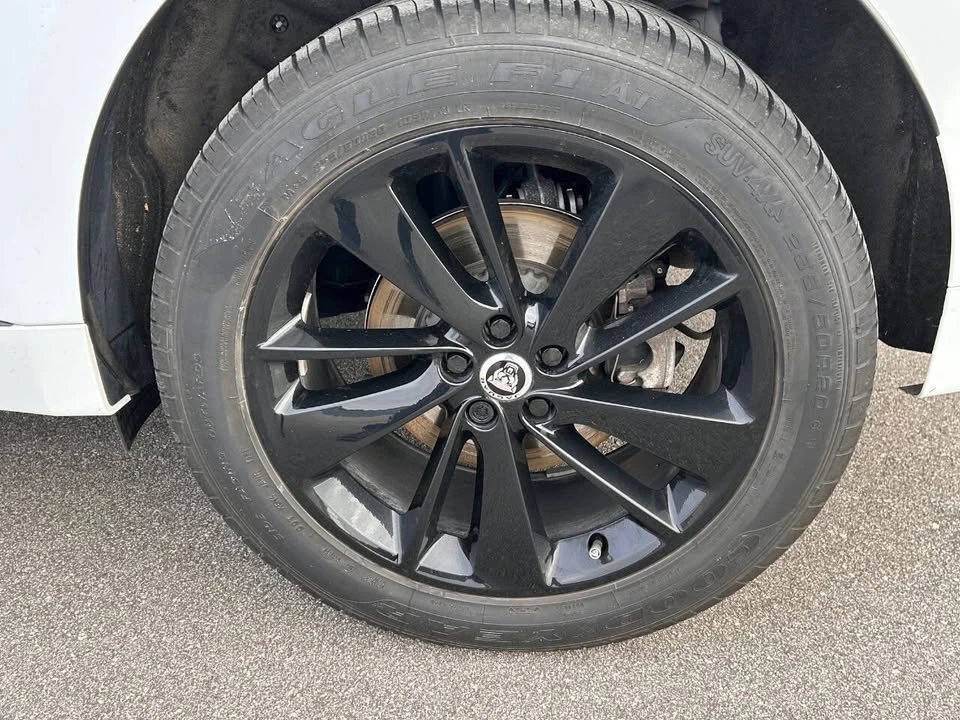 2024 Jaguar F-Pace - Image 11 of 19