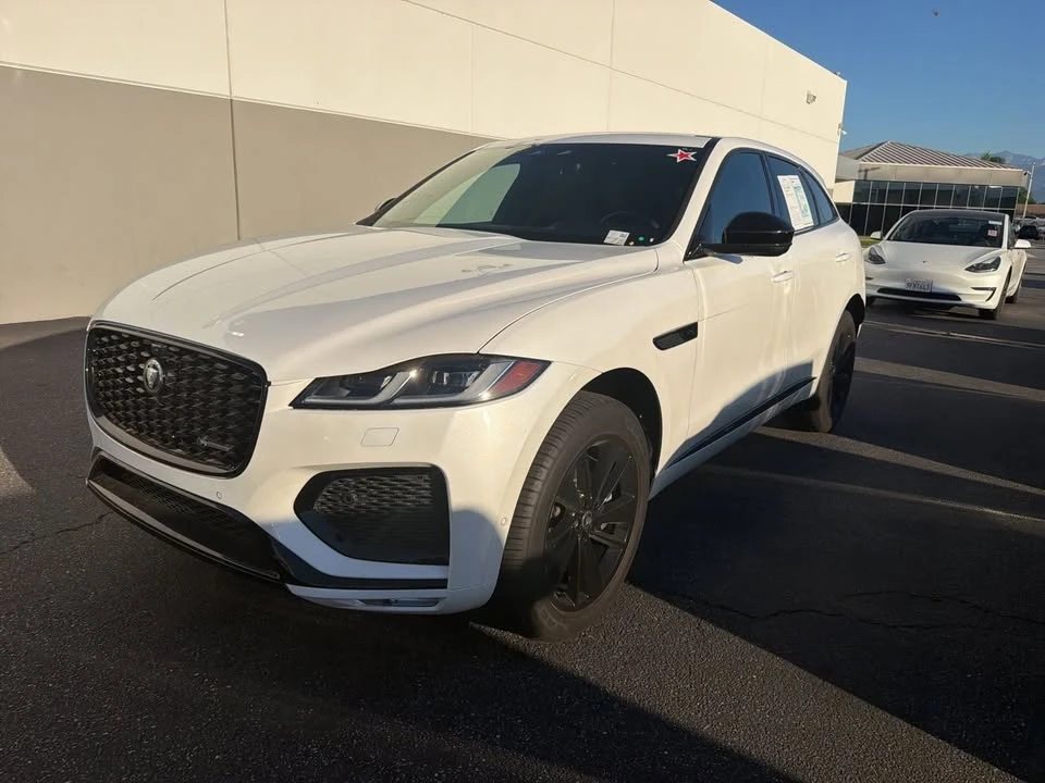 2024 Jaguar F-Pace - Image 2 of 16