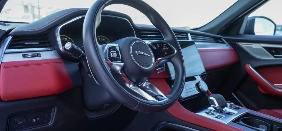 2024 Jaguar F-Pace - Image 11 of 20