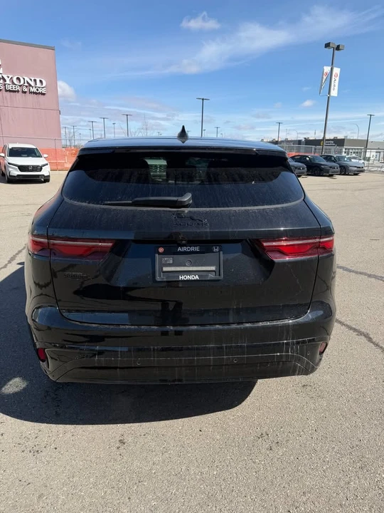 2024 Jaguar F-Pace - Image 4 of 19