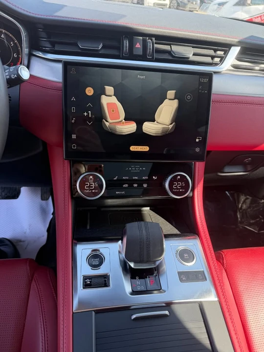 2024 Jaguar F-Pace - Image 12 of 19