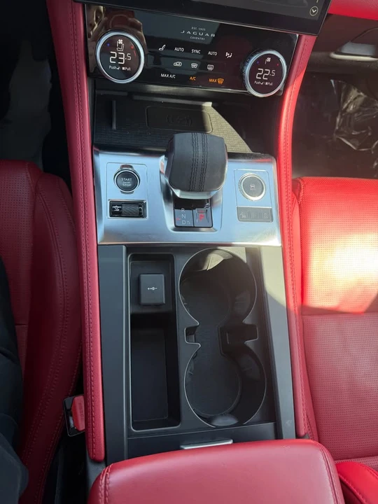 2024 Jaguar F-Pace - Image 17 of 19