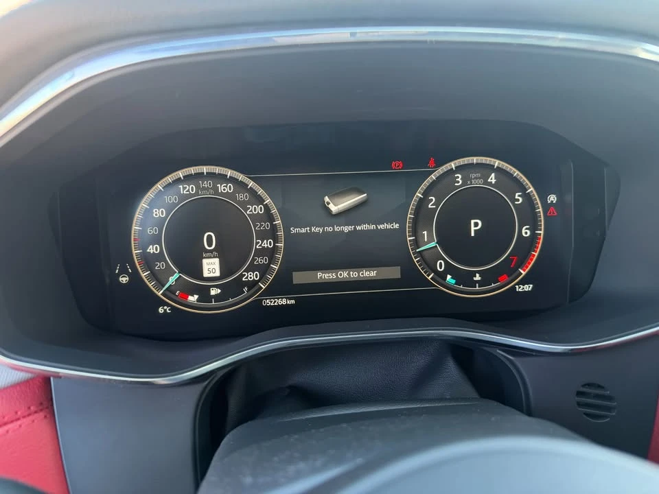 2024 Jaguar F-Pace - Image 10 of 19