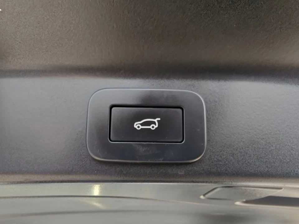 2024 Jaguar F-Pace - Image 2 of 20