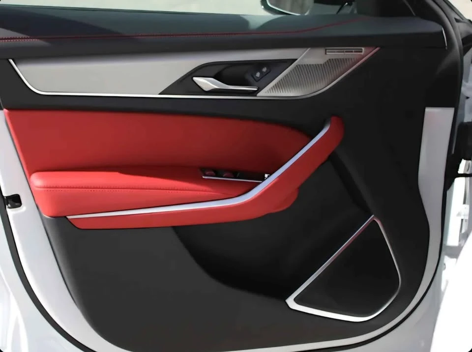 2024 Jaguar F-Pace - Image 6 of 7